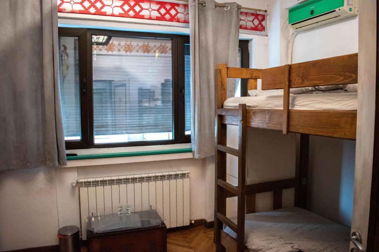 Hostel Bauhaus Bukares Bagian luar foto