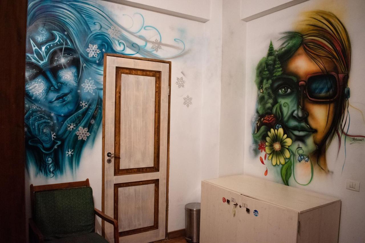 Hostel Bauhaus Bukares Bagian luar foto