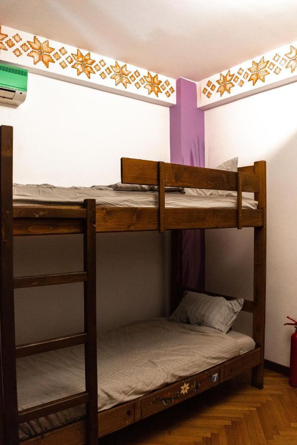Hostel Bauhaus Bukares Bagian luar foto