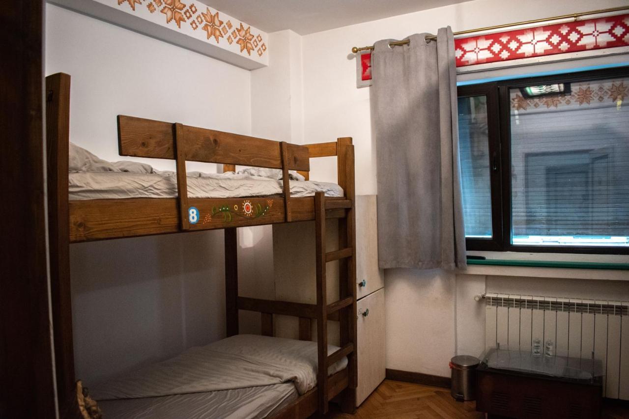 Hostel Bauhaus Bukares Bagian luar foto