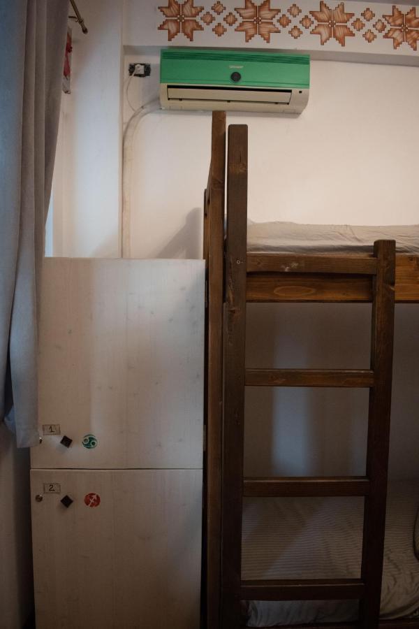 Hostel Bauhaus Bukares Bagian luar foto
