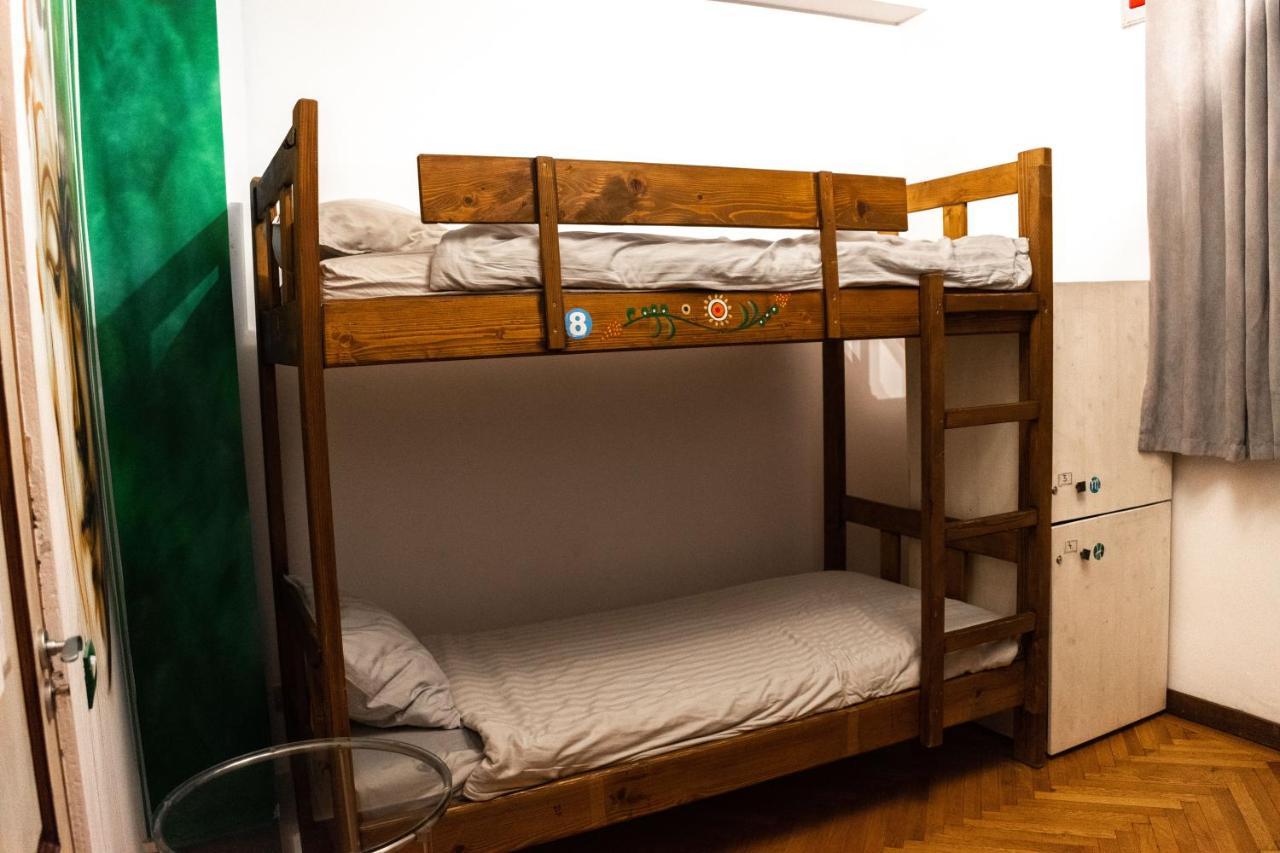 Hostel Bauhaus Bukares Bagian luar foto