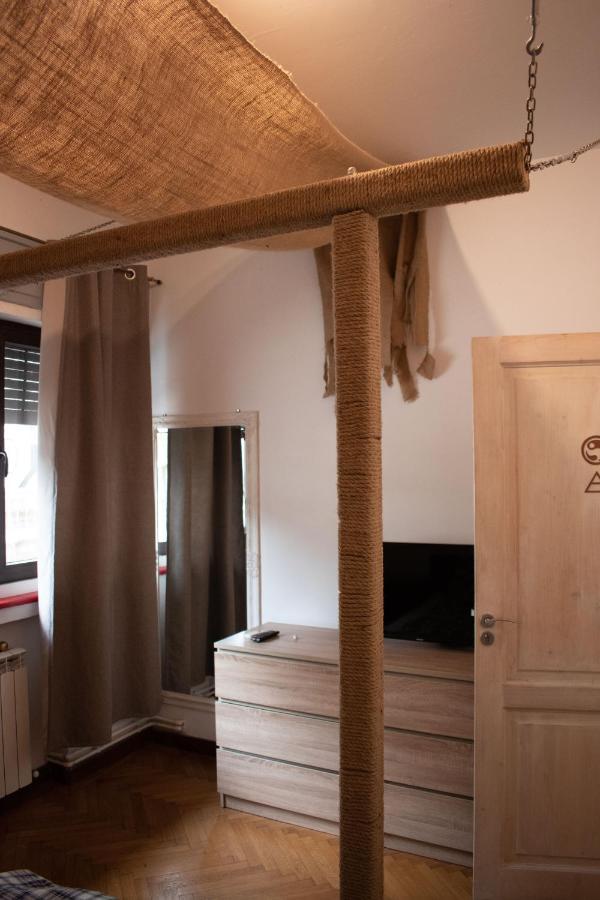 Hostel Bauhaus Bukares Bagian luar foto