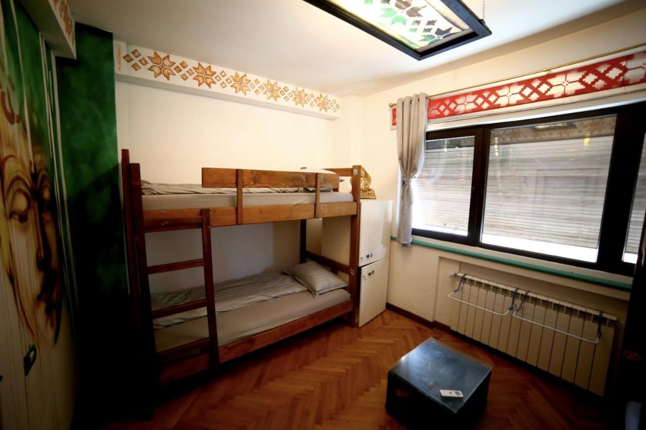Hostel Bauhaus Bukares Bagian luar foto