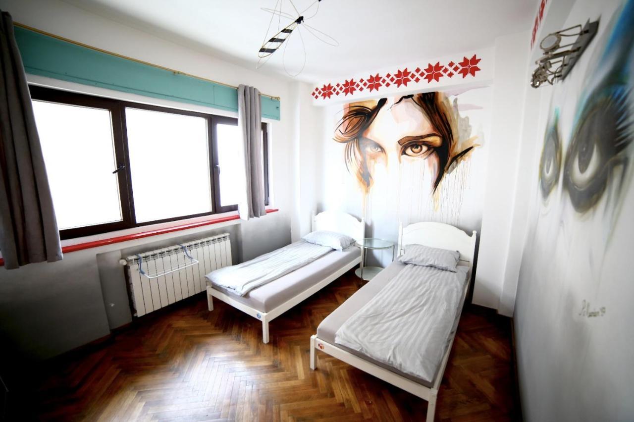 Hostel Bauhaus Bukares Bagian luar foto