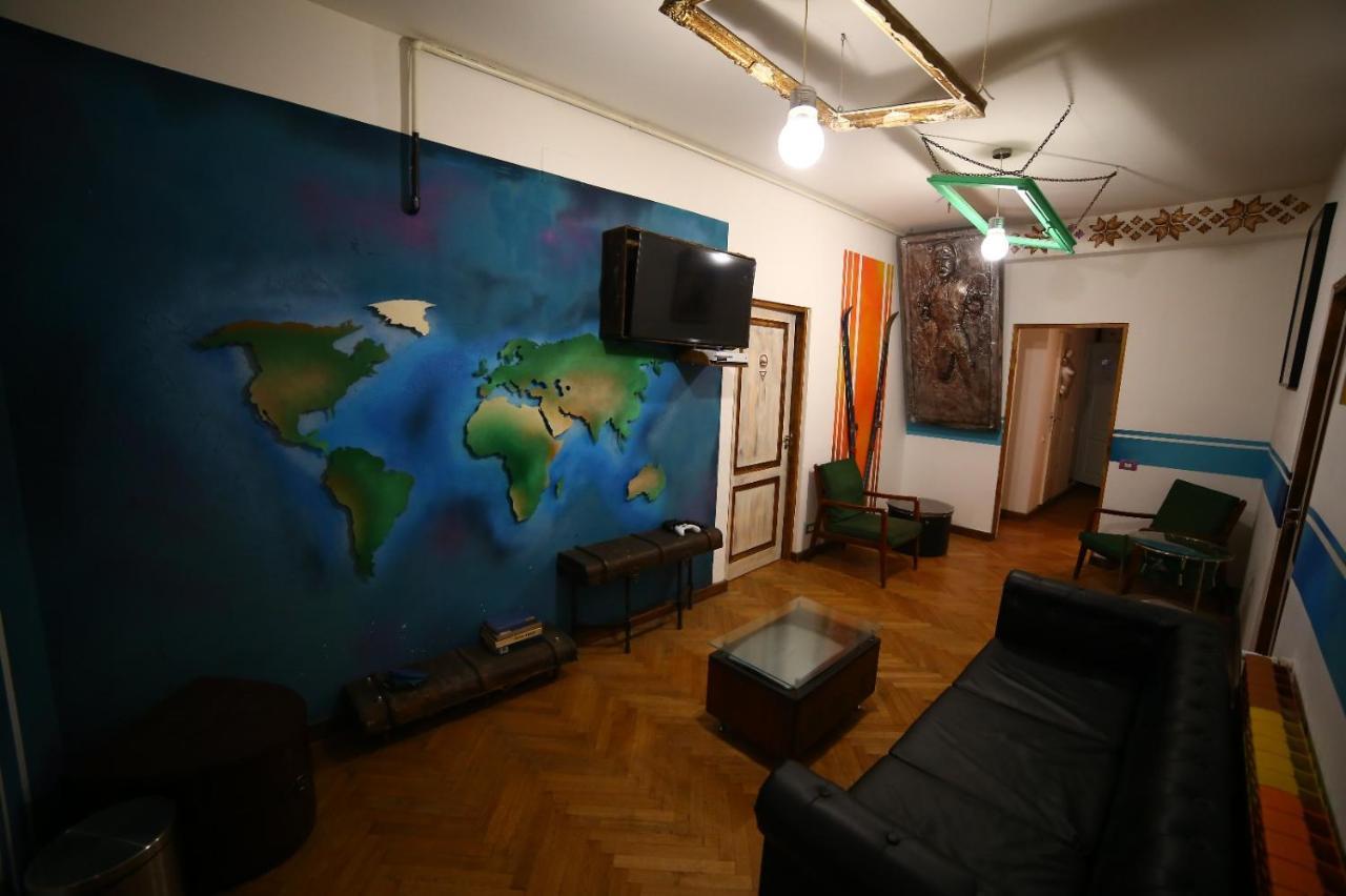Hostel Bauhaus Bukares Bagian luar foto